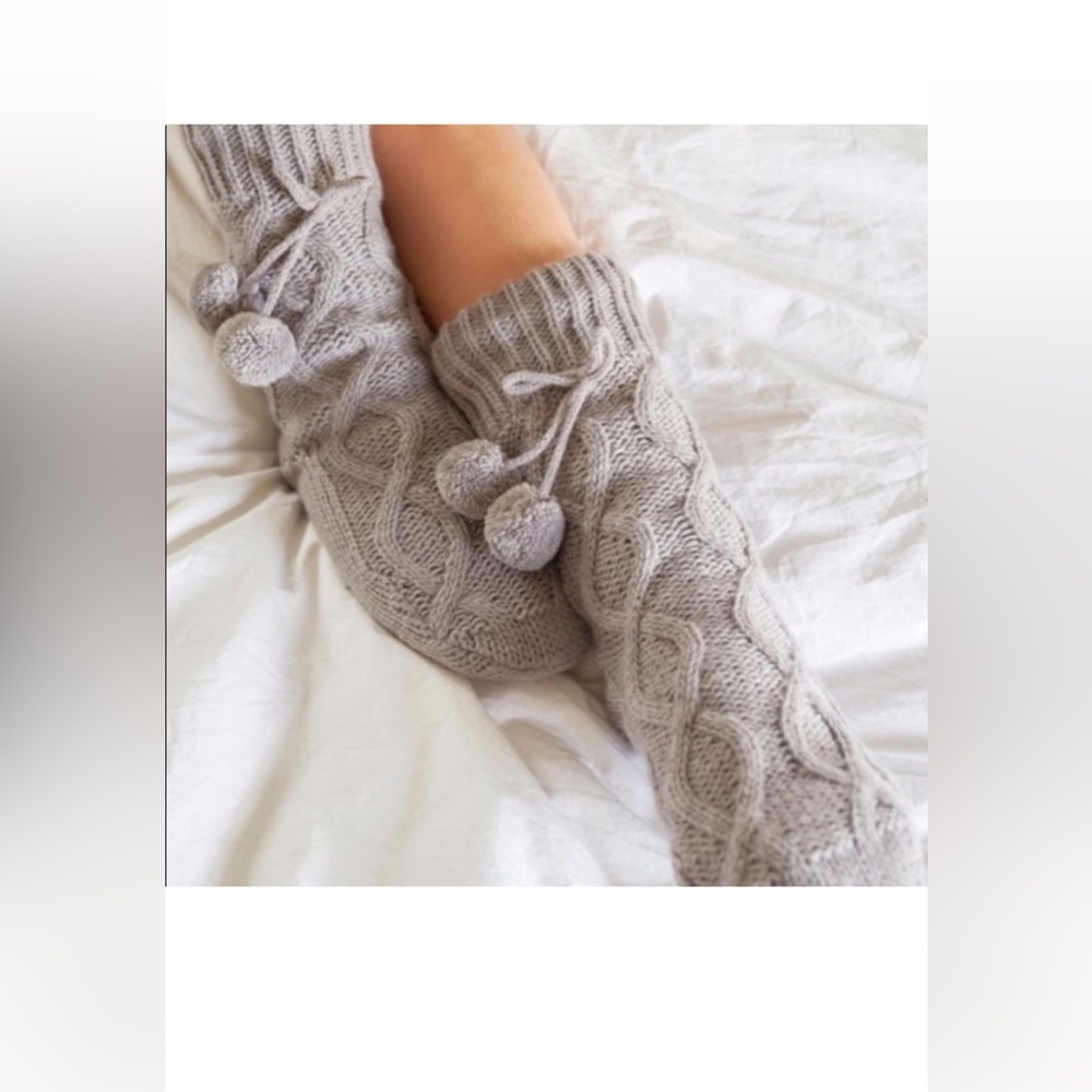 Muk Luks Cozy Cabin Socks Dark Gray Cable Knit S/M NWT